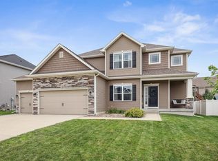 370 NE Prairie Wolf Dr, Waukee, IA 50263