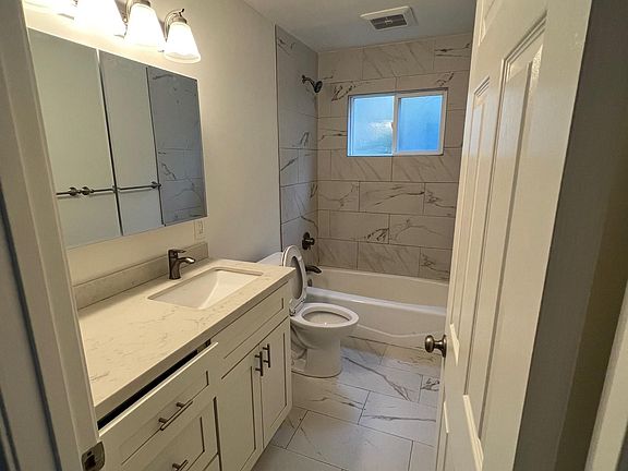 2nd image of 63 Roque Moraes Dr APT 1