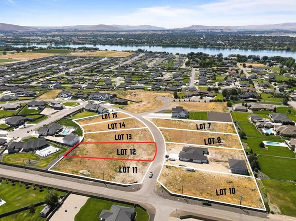 7037 Eagle Crest Dr, Pasco, WA 99301