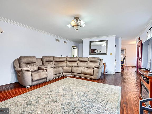 4th image of 1008 Hughes Shop Rd