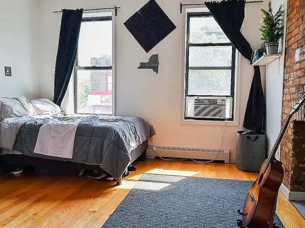 4606 5th Avenue image 1 of 8