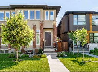 2432 W 32nd St SW, Calgary, AB T3E 2R7