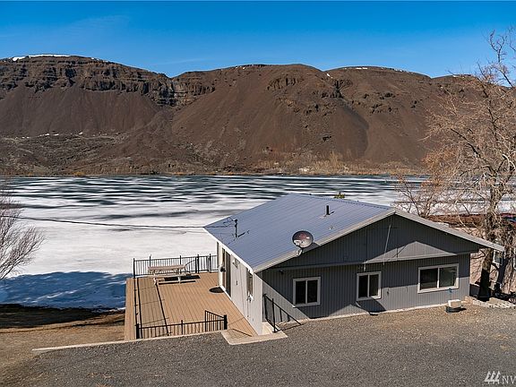 2nd image of 32686 NE Lakeshore Dr