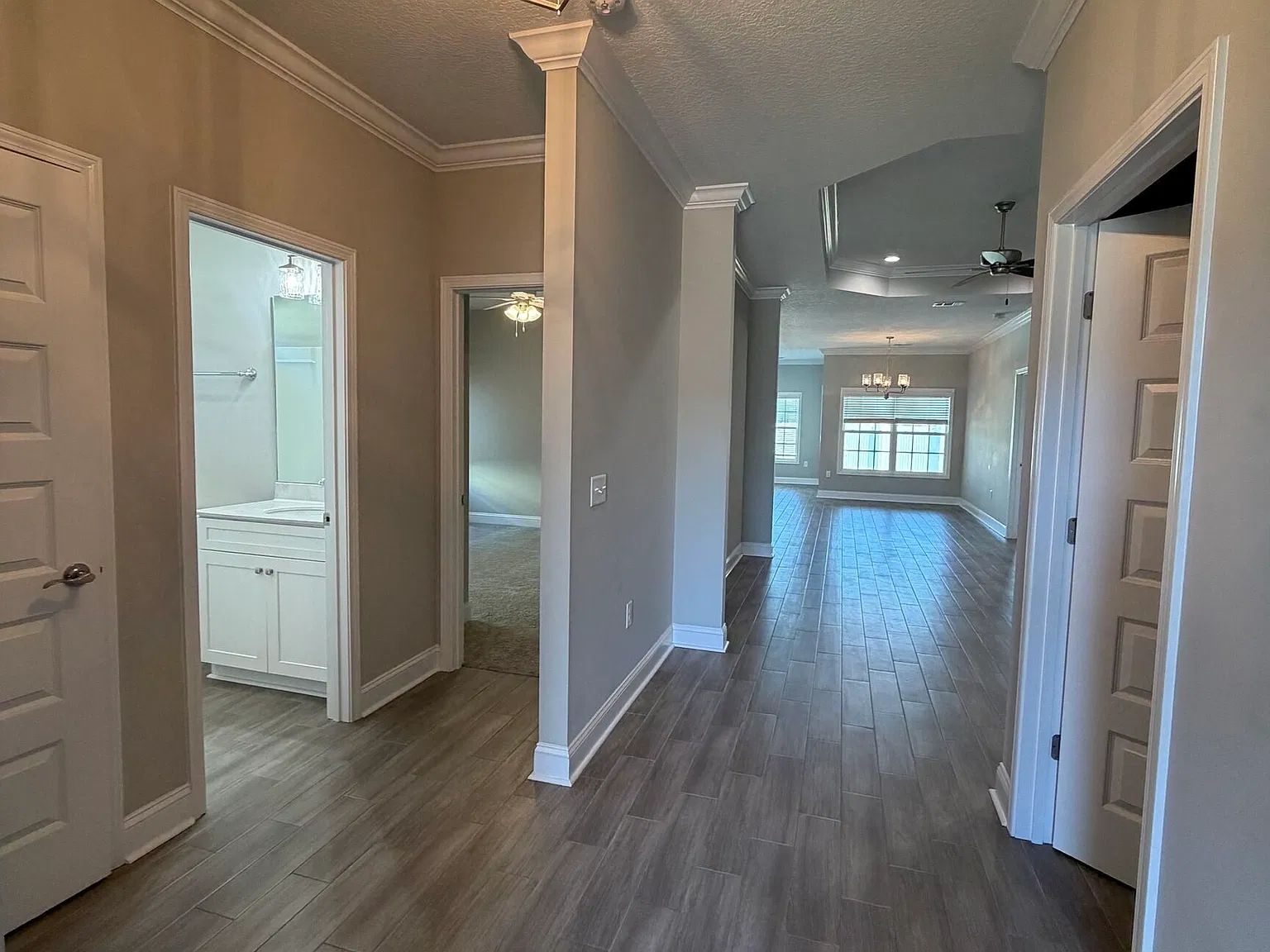 3 bed, 2.0 bath, 1766 sqft, $2,200 — Photo 3