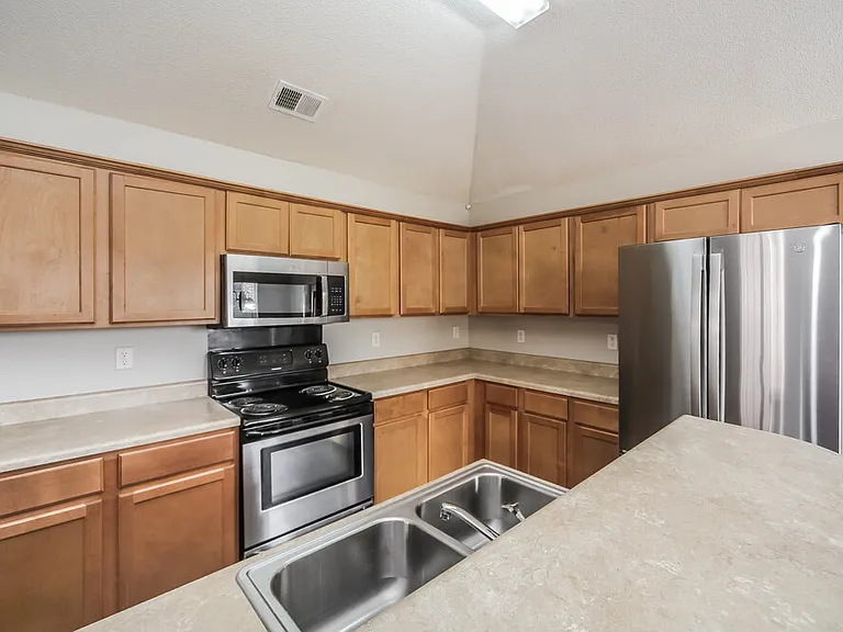 1719 Brentford Cv — Photo 9
