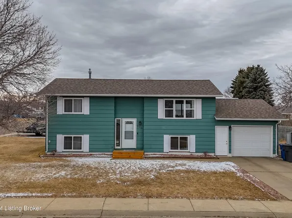 325 Ruby St, Dickinson, ND 58601