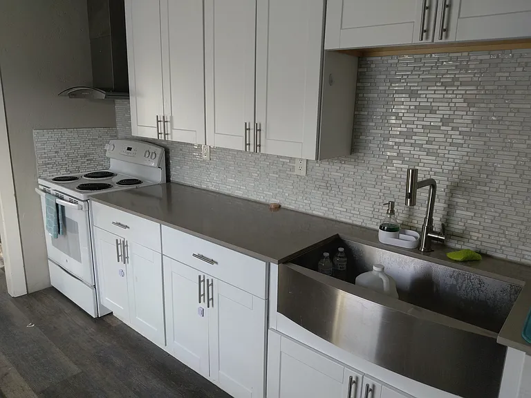 629 SW Davis Ave — Photo 4