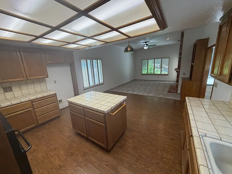 11674 Prospect Hill Dr — Photo 13