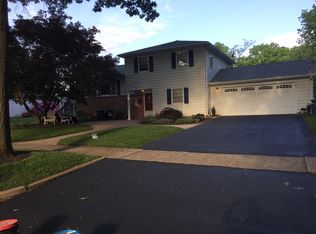 965 Saint Davids Rd, Williamsport, PA 17701