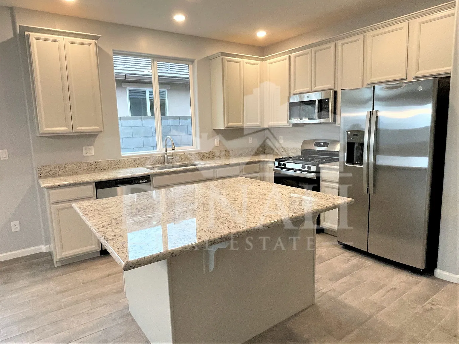 3 bed, 2.5 bath, 1700 sqft, $2,195 — Photo 3