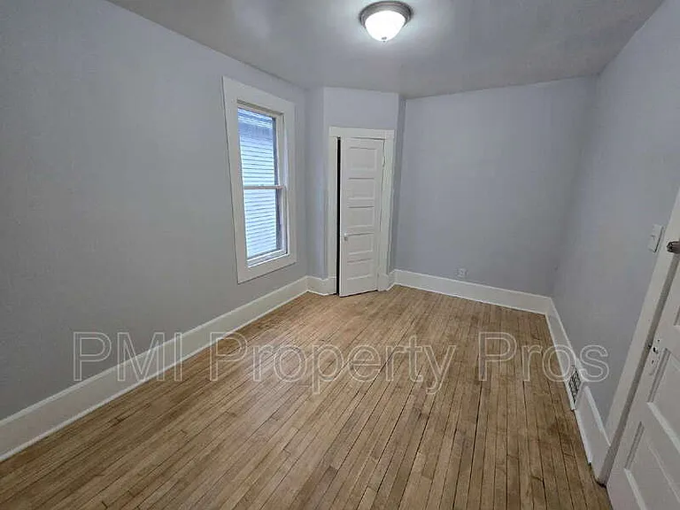 3111 W Walnut St — Photo 8