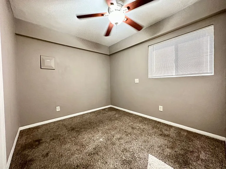 3530 Helix St — Photo 4