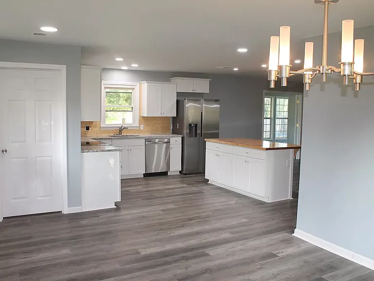 2226 Windcrest Dr — Photo 9
