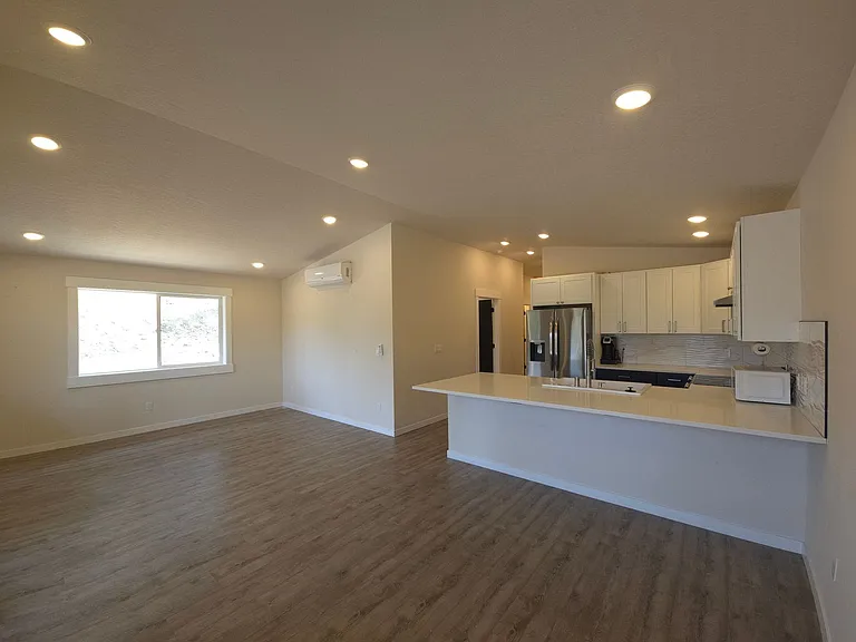 3835 Pinecreek Rd — Photo 5