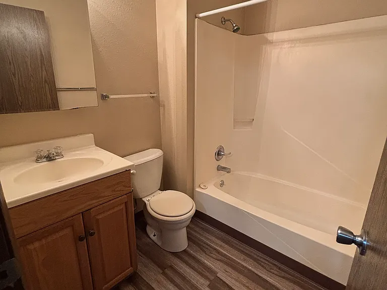100 Oak St #21 — Photo 2