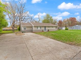 20 Grandview Dr, Jeffersonville, IN 47130