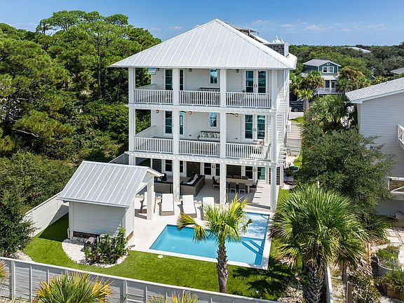 4th image of 176 Magnolia St