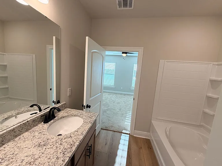 820 Venecia Dr — Photo 23