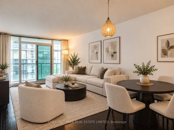 30 Grand Trunk Cres Unit 1008, Toronto, ON M5J 3A4