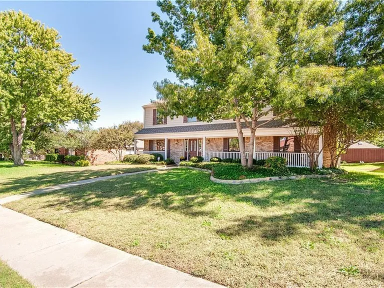 1604 Vera Cruz Dr — Photo 4