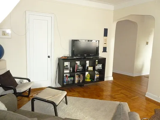 Rented by Mary Woods Associates | media 23
