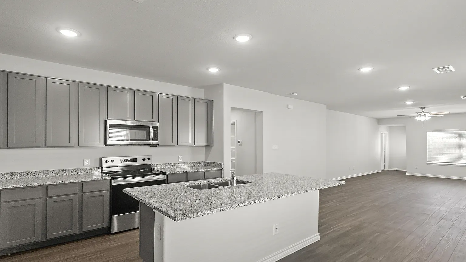 3 bed, 1412 sqft, $2,250 — Photo 2