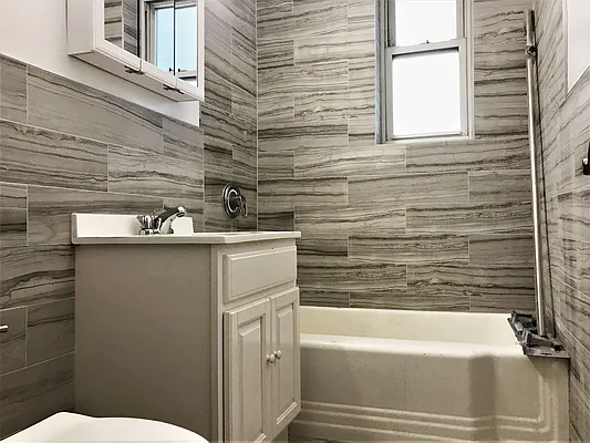 Rented by Bruma Realty LLC | media 25