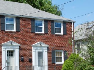23 W Caton Ave, Alexandria, VA 22301