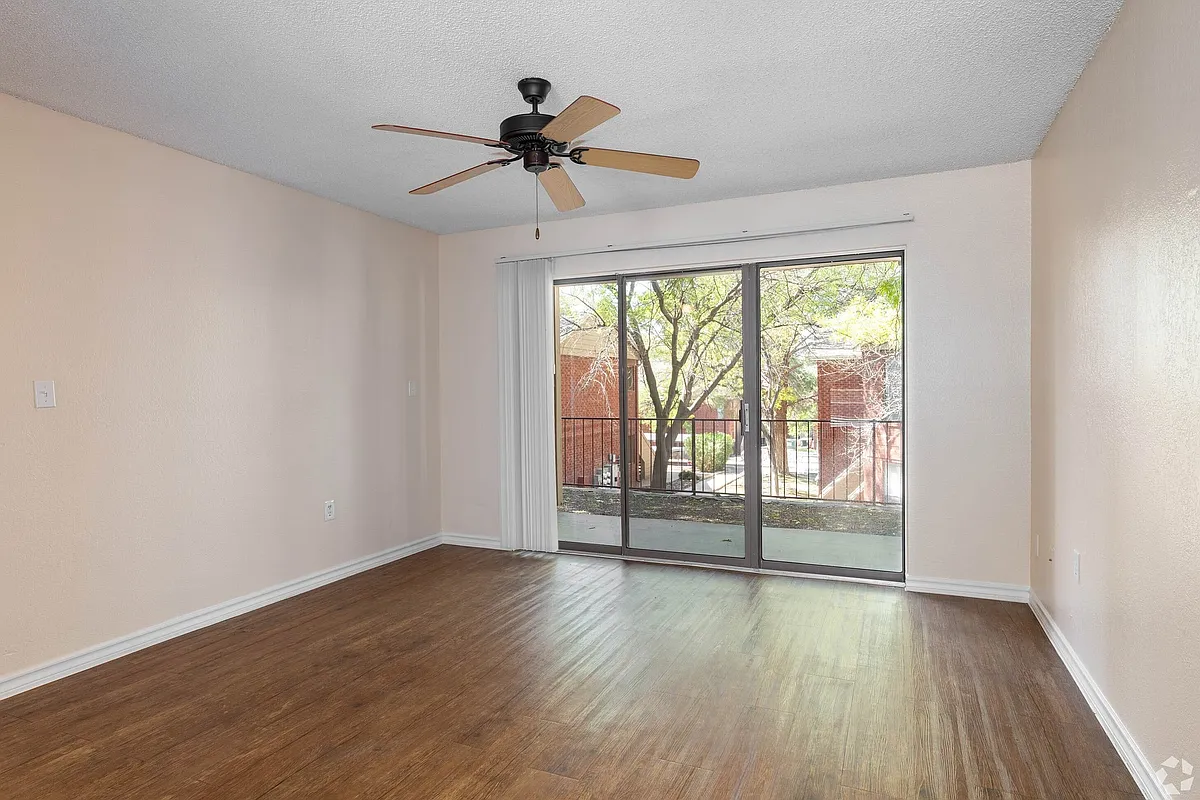 Living Area - The Pointe