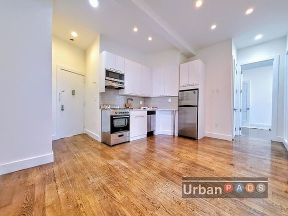 3rd image of 975 Washington Ave APT 4E