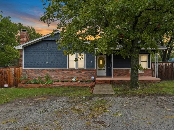 212 S Locust St, Locust Grove, OK 74352
