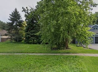 160 Parker Dr, Grayslake, IL 60030