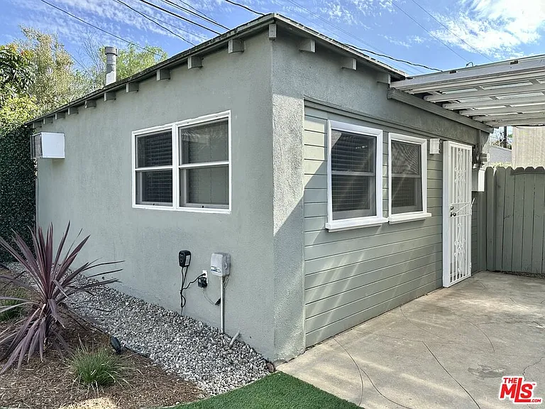 1206 Greenacre Ave — Photo 17