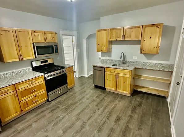 1917 W 21st St, Chicago, IL