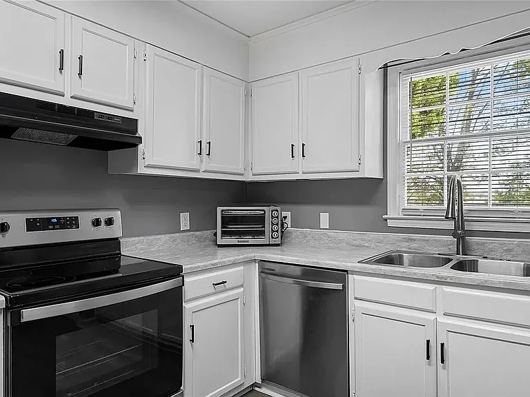 119 Freedom Dr #4 — Photo 11