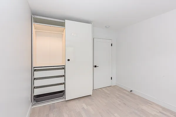 Sold by Modern Spaces | media 2