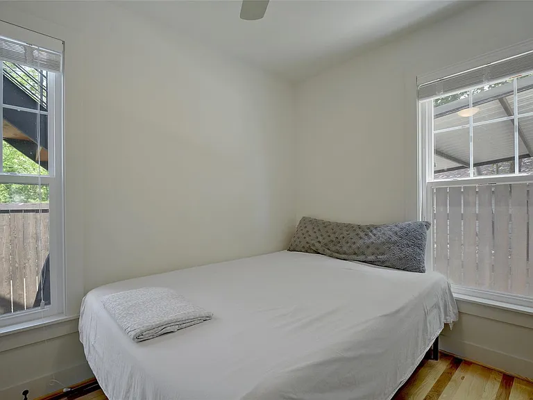 4518 Red River St #C — Photo 6