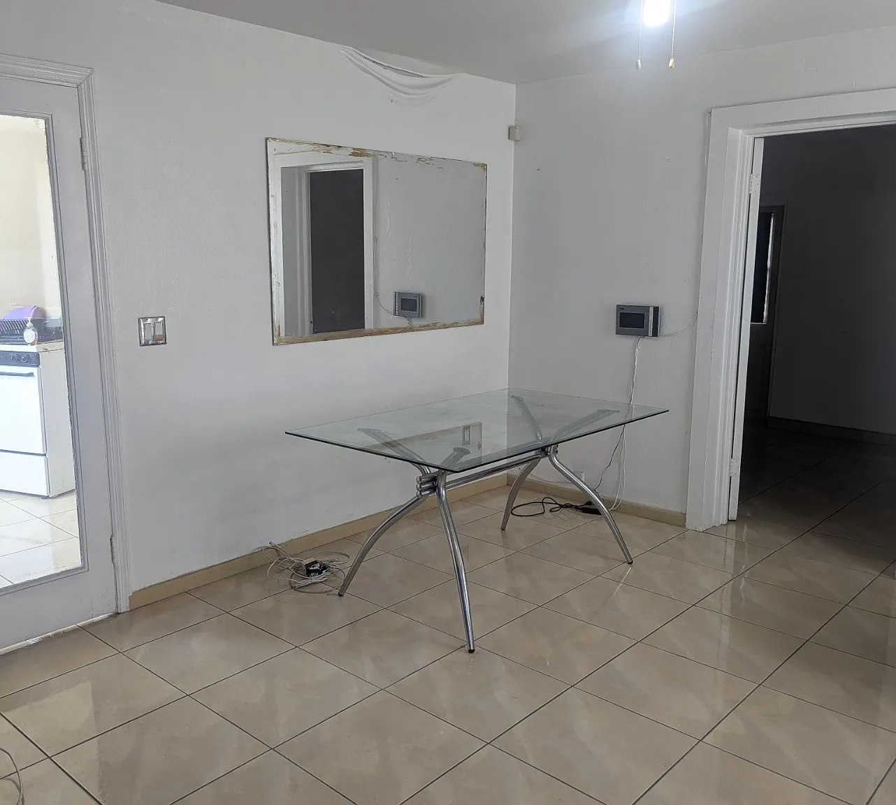 3 bed, 1000 sqft, $3,000 — Photo 4