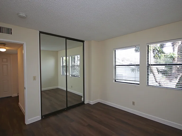 416 N Bushnell Ave #F — Photo 22