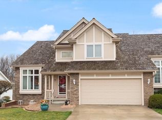 513 Golden Oaks Dr, Council Bluffs, IA 51503