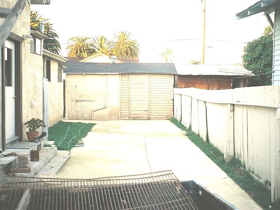 Drive in to load,unload into shop!