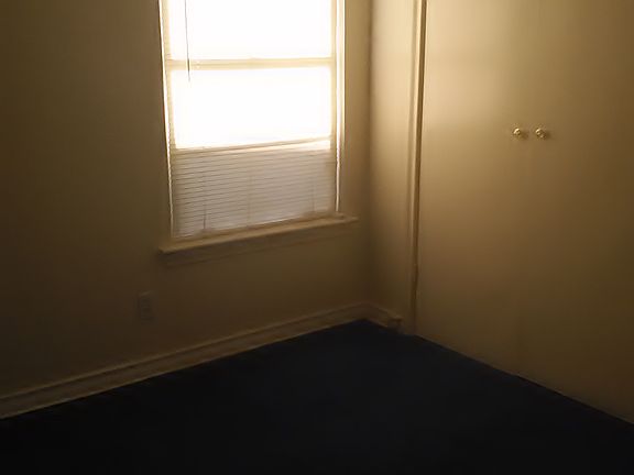 2nd image of 2405 Highwood Dr #House