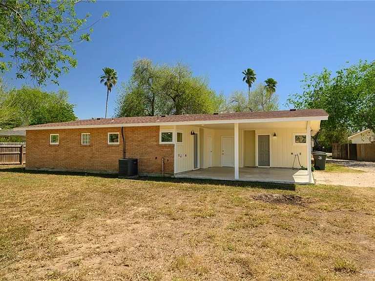 1823 Warren St — Photo 37