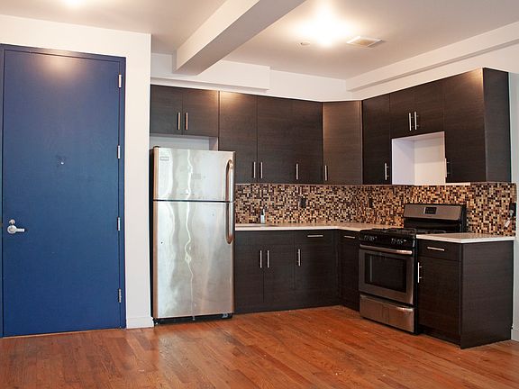 2nd image of 381 S 5th St APT 202