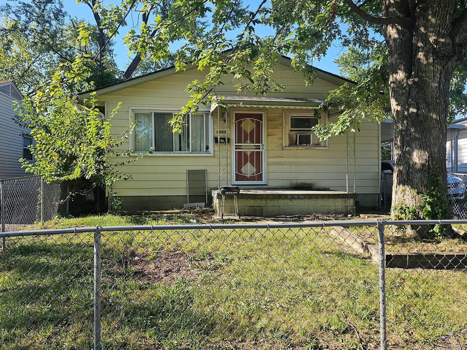1653 E Blake Ave photo 1