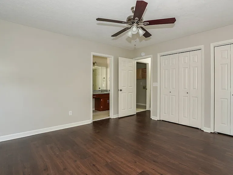 1207 Cedarbend Dr — Photo 11