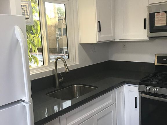 3rd image of 3759 Lewis Ave