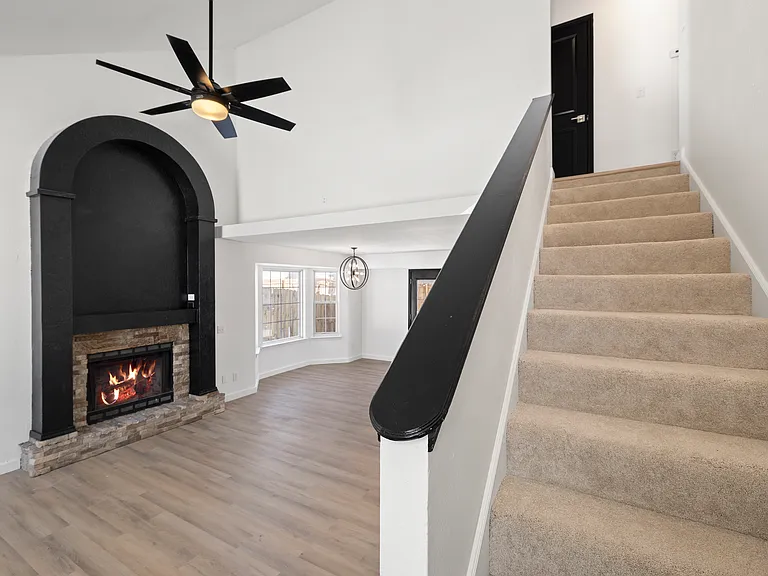 826 S Hickory Ln — Photo 8