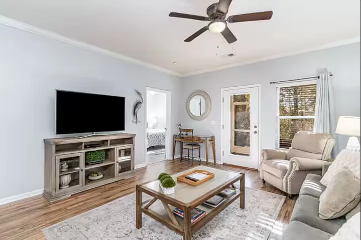 2 bed, 1050 sqft, $2,000 — Photo 4