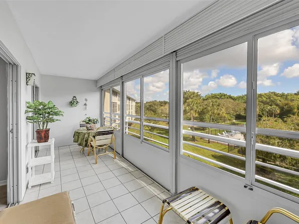2504 Antigua Terrace #J3, Coconut Creek, FL 33066